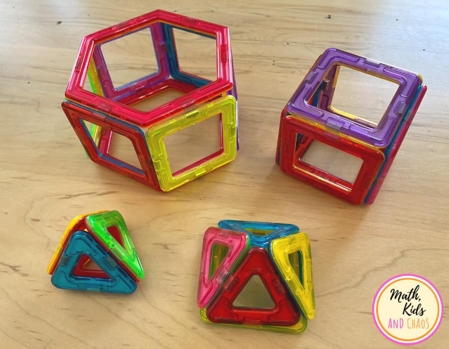 3D shapes constructed from 2D magnetic shapes