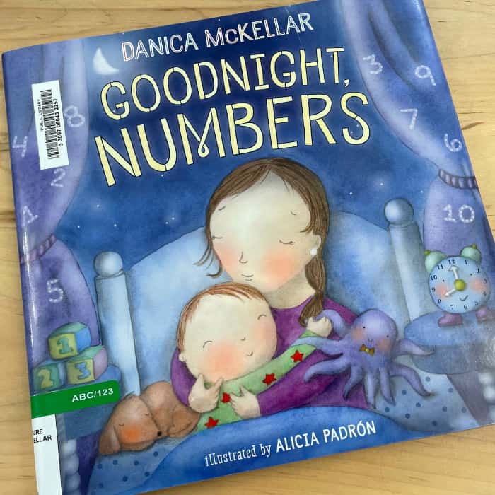 Book cover of 'Goodnight numbers' by Danica McKellar